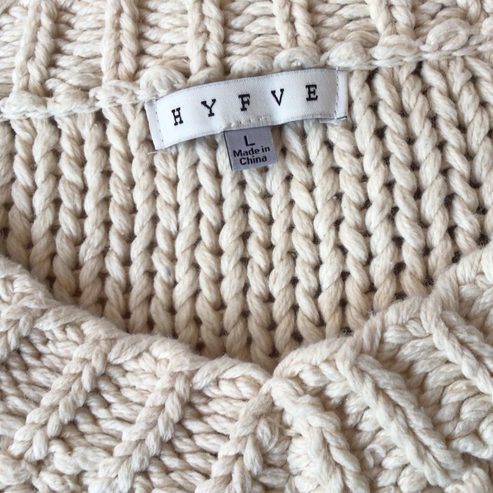 HYFVE Cable Knit V-Neck Sweater, L - Picture 4 of 8
